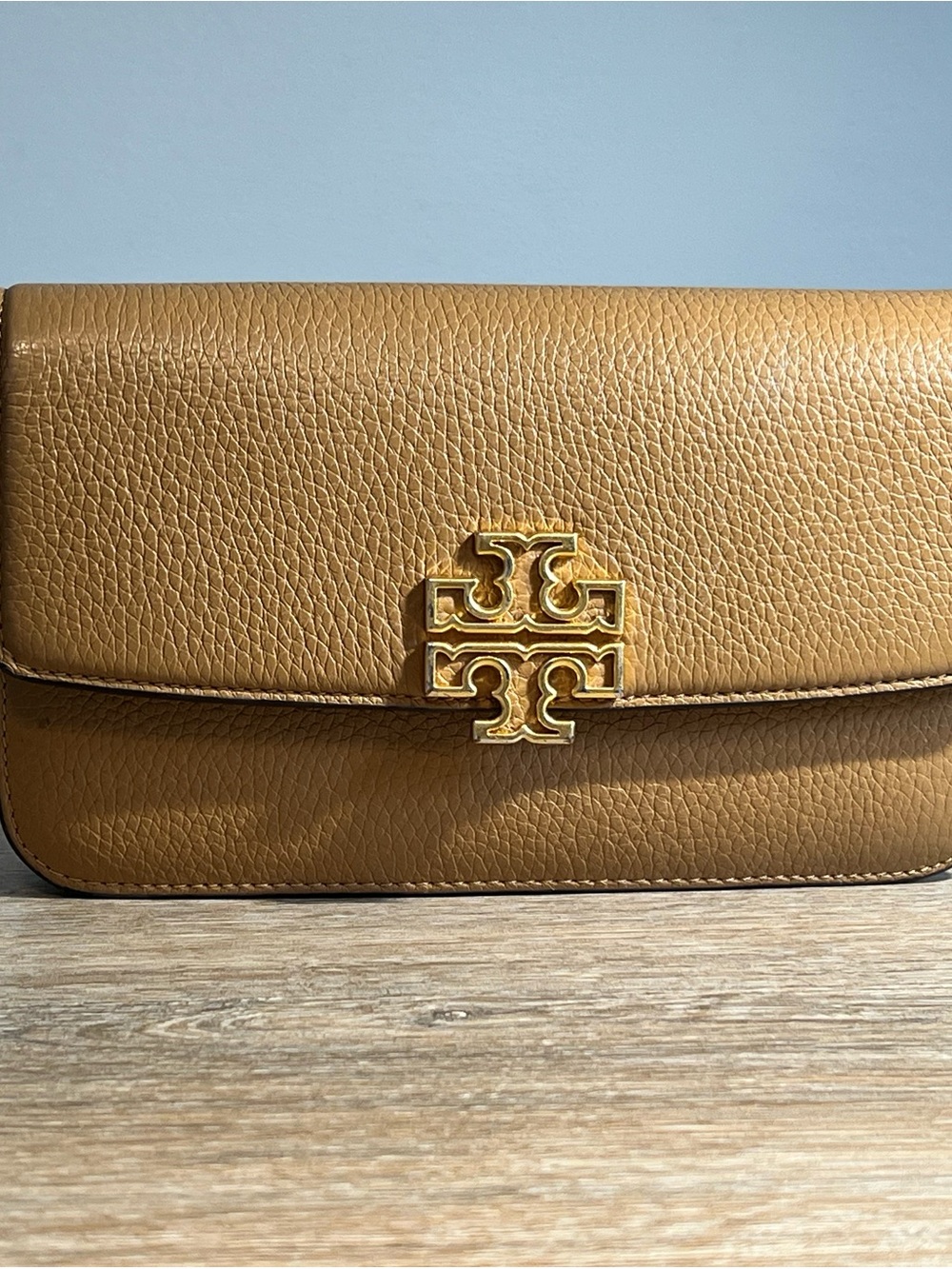 Tory Burch Camel/Tan Leather Shoulder Bag with Gold Logo
